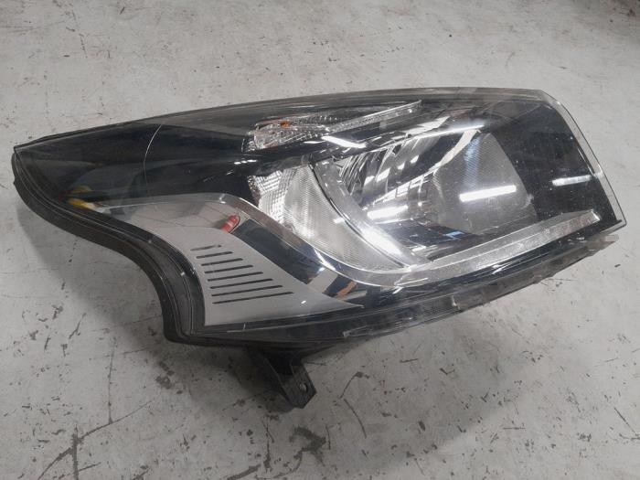 Renault Trafic Koplamp rechts