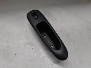 Gebruikte Schakelaar Elektrisch Raam Alfa Romeo 156 (932) 2.5 V6 24V Prijs € 40,00 Margeregeling aangeboden door A.T.S. van de Wiel