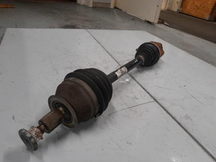 Volkswagen Polo Aandrijfas links-voor