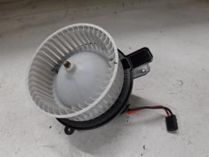 Gebruikte Blower Volkswagen Polo VI (AW1) 1.0 TSI 12V Prijs € 40,00 Margeregeling aangeboden door A.T.S. van de Wiel