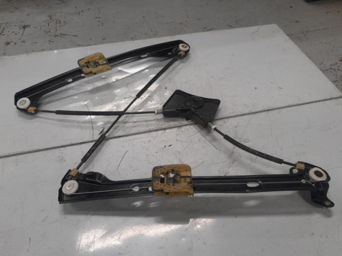 Volkswagen Polo Ruitmechaniek 4Deurs links-voor