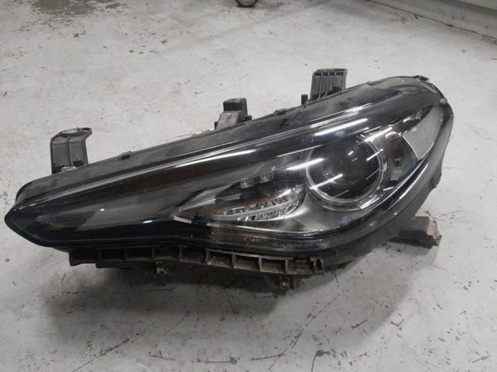 Alfa Romeo Giulia Koplamp links