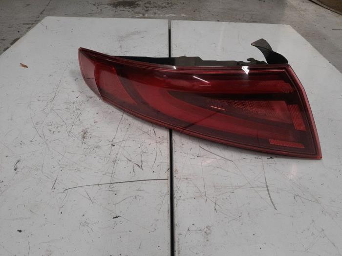 Alfa Romeo Giulia Achterlicht links