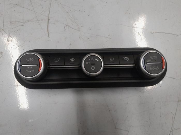 Alfa Romeo Giulia Airco bedieningspaneel