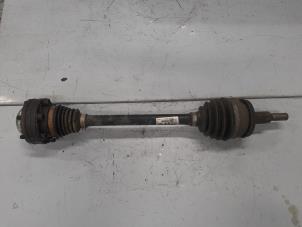 Gebruikte Aandrijfas links-voor Volkswagen Transporter T6 2.0 TDI DRF Prijs € 190,00 Margeregeling aangeboden door A.T.S. van de Wiel
