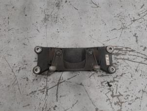 Gebruikte Versnellingsbak Steun Alfa Romeo Giulia (952) 2.2d 180 16V Prijs € 90,00 Margeregeling aangeboden door A.T.S. van de Wiel