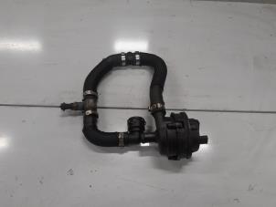 Gebruikte Extra waterpomp Alfa Romeo Giulia (952) 2.2d 180 16V Prijs € 90,00 Margeregeling aangeboden door A.T.S. van de Wiel