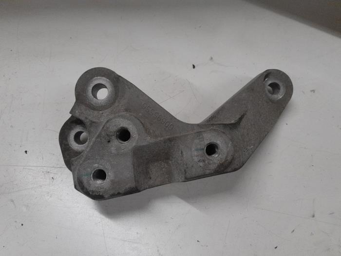 Alfa Romeo 159 Motorsteun