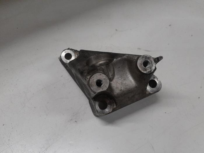 Alfa Romeo 159 Motorsteun