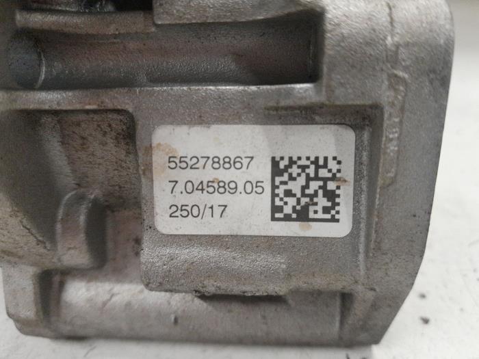 EGR Klep van een Opel Combo 1.3 CDTI 16V 2018