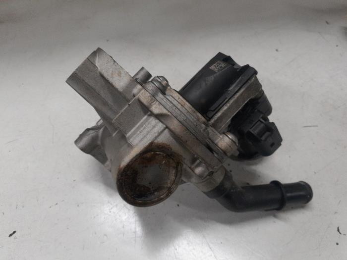 EGR Klep van een Opel Combo 1.3 CDTI 16V 2018