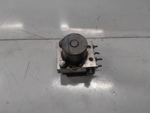 Gebruikte ABS Pomp Renault Master III (FV) 2.3 dCi 110 16V FWD Prijs € 190,00 Margeregeling aangeboden door A.T.S. van de Wiel