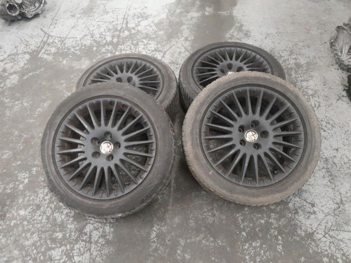 Alfa Romeo Giulietta Sportvelgenset + banden