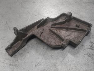 Gebruikte Dynamosteun boven Peugeot Boxer (U9) 2.0 BlueHDi 130 Prijs € 45,00 Margeregeling aangeboden door A.T.S. van de Wiel