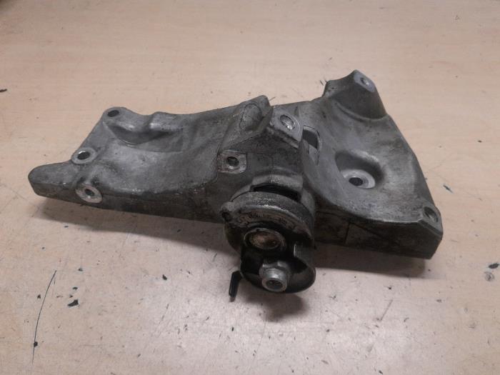 Volkswagen Polo Dynamosteun boven