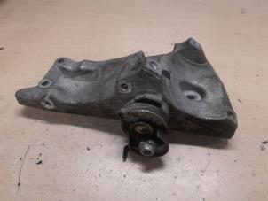 Gebruikte Dynamosteun boven Volkswagen Polo V (6R) 1.4 16V Prijs € 30,00 Margeregeling aangeboden door A.T.S. van de Wiel