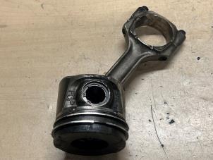 Gebruikte Zuiger Alfa Romeo 156 Prijs € 40,00 Margeregeling aangeboden door A.T.S. van de Wiel