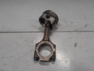 Gebruikte Zuiger Alfa Romeo GT (937) 2.0 JTS 16V Prijs € 60,00 Margeregeling aangeboden door A.T.S. van de Wiel