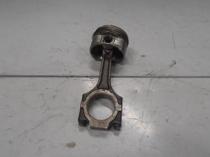 Gebruikte Zuiger Alfa Romeo GT (937) 2.0 JTS 16V Prijs € 60,00 Margeregeling aangeboden door A.T.S. van de Wiel