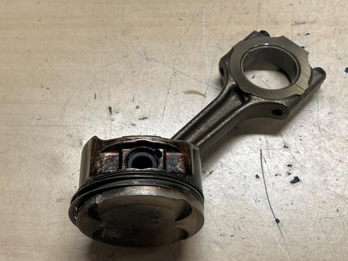 Alfa Romeo 147 Zuiger