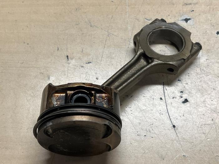 Alfa Romeo 147 Zuiger