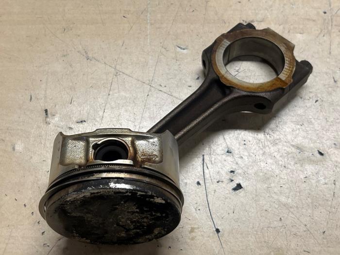 Alfa Romeo 147 Zuiger