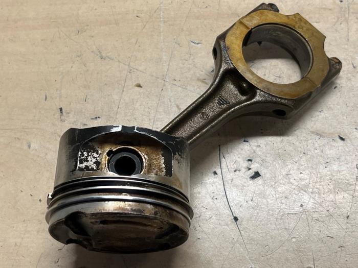 Alfa Romeo 145/146 Zuiger