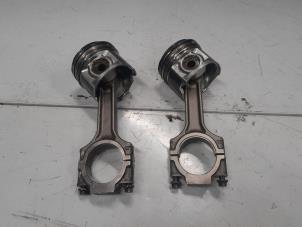 Gebruikte Zuiger Alfa Romeo GT (937) 1.9 JTD 16V Multijet Prijs € 80,00 Margeregeling aangeboden door A.T.S. van de Wiel