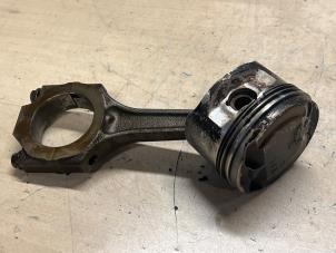 Gebruikte Zuiger Alfa Romeo 156 (932) 1.6 Twin Spark 16V Prijs € 40,00 Margeregeling aangeboden door A.T.S. van de Wiel