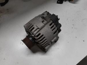 Gebruikte Dynamo Renault Kangoo/Grand Kangoo (KW) 1.6 16V Prijs € 55,00 Margeregeling aangeboden door A.T.S. van de Wiel