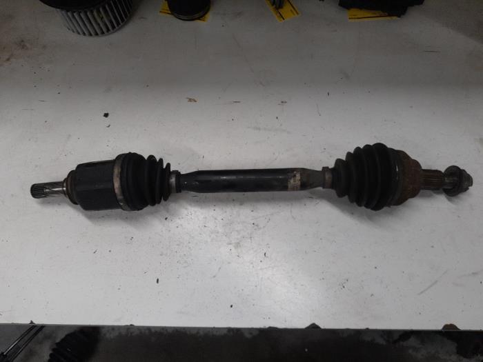 Alfa Romeo 159 Aandrijfas links-voor