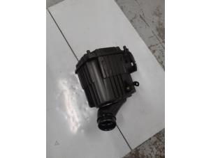 Gebruikte Luchtfilterhuis Alfa Romeo 159 Sportwagon (939BX) 1.8 MPI 16V Prijs € 190,00 Margeregeling aangeboden door A.T.S. van de Wiel