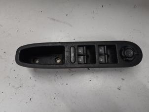 Gebruikte Combischakelaar ramen Alfa Romeo 159 Sportwagon (939BX) 1.8 MPI 16V Prijs € 45,00 Margeregeling aangeboden door A.T.S. van de Wiel