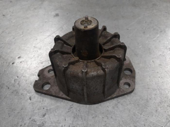 Alfa Romeo 147 Motorsteun