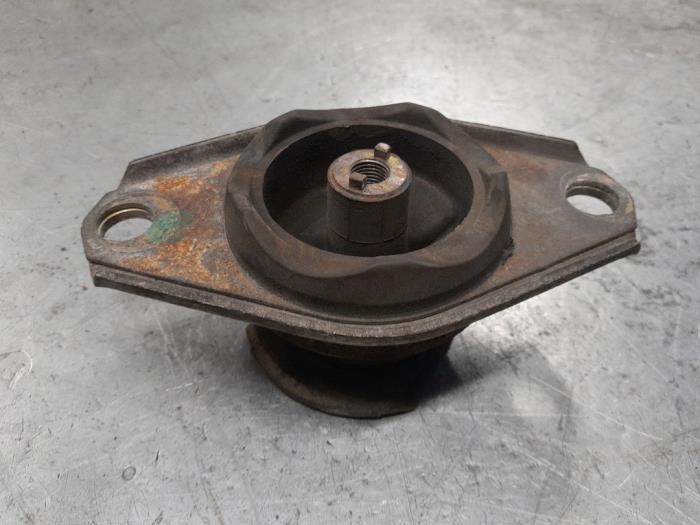 Alfa Romeo 156 Motorsteun