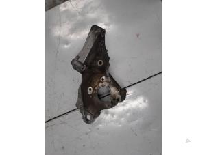 Gebruikte Dynamosteun boven MAN TGE 2.0 TDI RWD Prijs € 55,00 Margeregeling aangeboden door A.T.S. van de Wiel