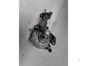 Gebruikte Brandstofpomp Mechanisch Volkswagen Caddy III (2KA,2KH,2CA,2CH) 2.0 SDI Prijs € 60,00 Margeregeling aangeboden door A.T.S. van de Wiel