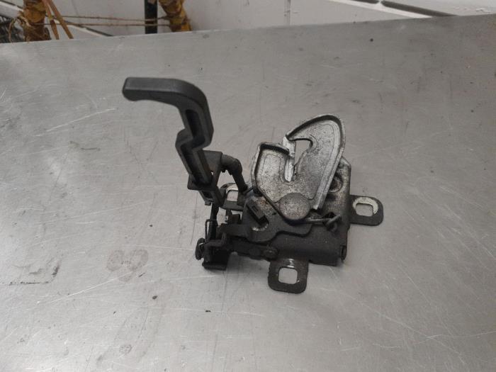 Alfa Romeo 159 Slotmechaniek Motorkap