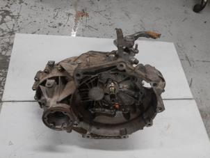 Gebruikte Versnellingsbak Volkswagen Caddy III (2KA,2KH,2CA,2CH) 2.0 SDI Prijs € 400,00 Margeregeling aangeboden door A.T.S. van de Wiel