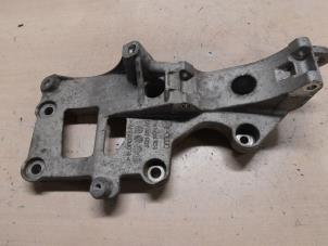 Gebruikte Dynamosteun boven Seat Leon (1P1) 2.0 TFSI Cupra 16V Prijs € 35,00 Margeregeling aangeboden door A.T.S. van de Wiel