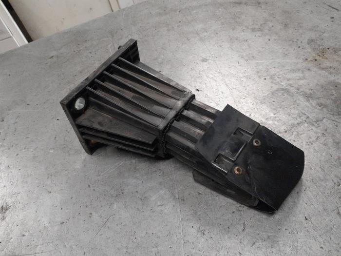 Alfa Romeo Giulietta Bumpersteun rechts-voor