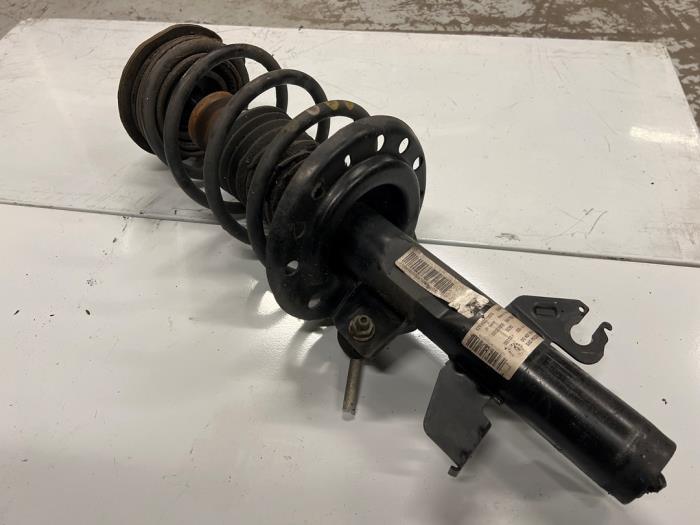 Alfa Romeo Giulietta Schokdemperpoot rechts-voor