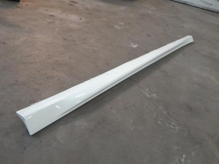 Alfa Romeo Giulietta Zijskirt links