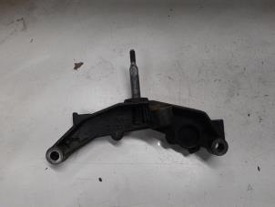 Gebruikte Versnellingsbak Steun Opel Vivaro 2.0 CDTI Prijs € 40,00 Margeregeling aangeboden door A.T.S. van de Wiel