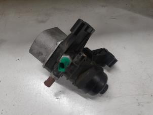 Gebruikte Oliefilterhuis Volkswagen Caddy IV 2.0 TDI 75 Prijs € 30,00 Margeregeling aangeboden door A.T.S. van de Wiel