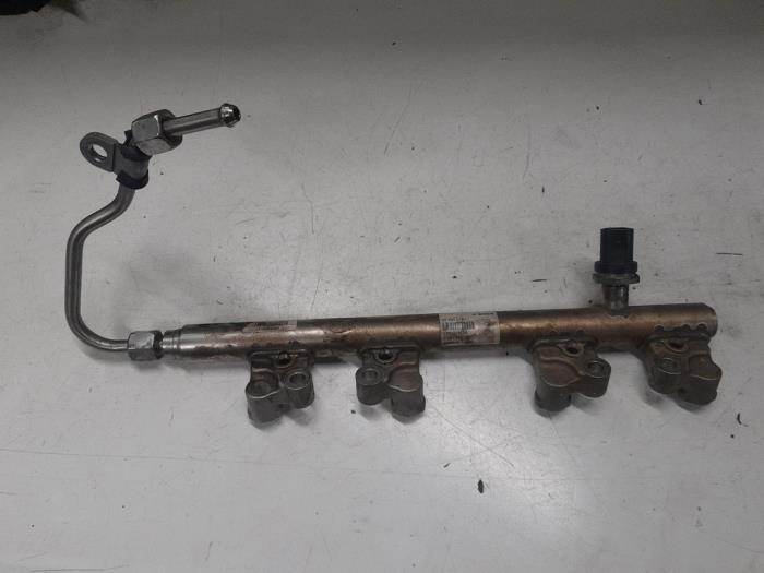 Gebruikte Injector brug Alfa Romeo Giulietta (940) 1.75 TBI 16V QV Prijs € 85,00 Margeregeling aangeboden door A.T.S. van de Wiel