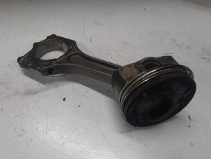 Gebruikte Zuiger Alfa Romeo Giulietta (940) 1.75 TBI 16V QV Prijs € 140,00 Margeregeling aangeboden door A.T.S. van de Wiel