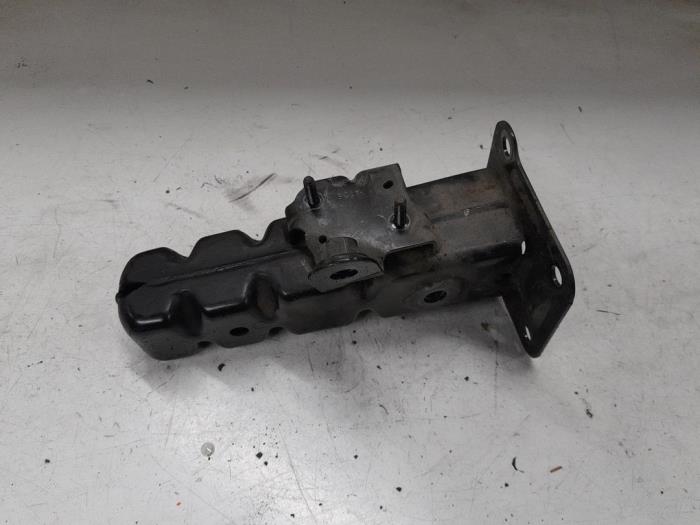 Mercedes Vito Bumpersteun links-voor