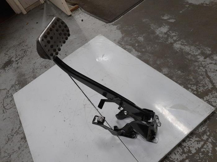 Mercedes Vito Rempedaal