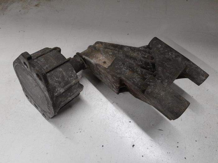 Alfa Romeo 147 Motorsteun